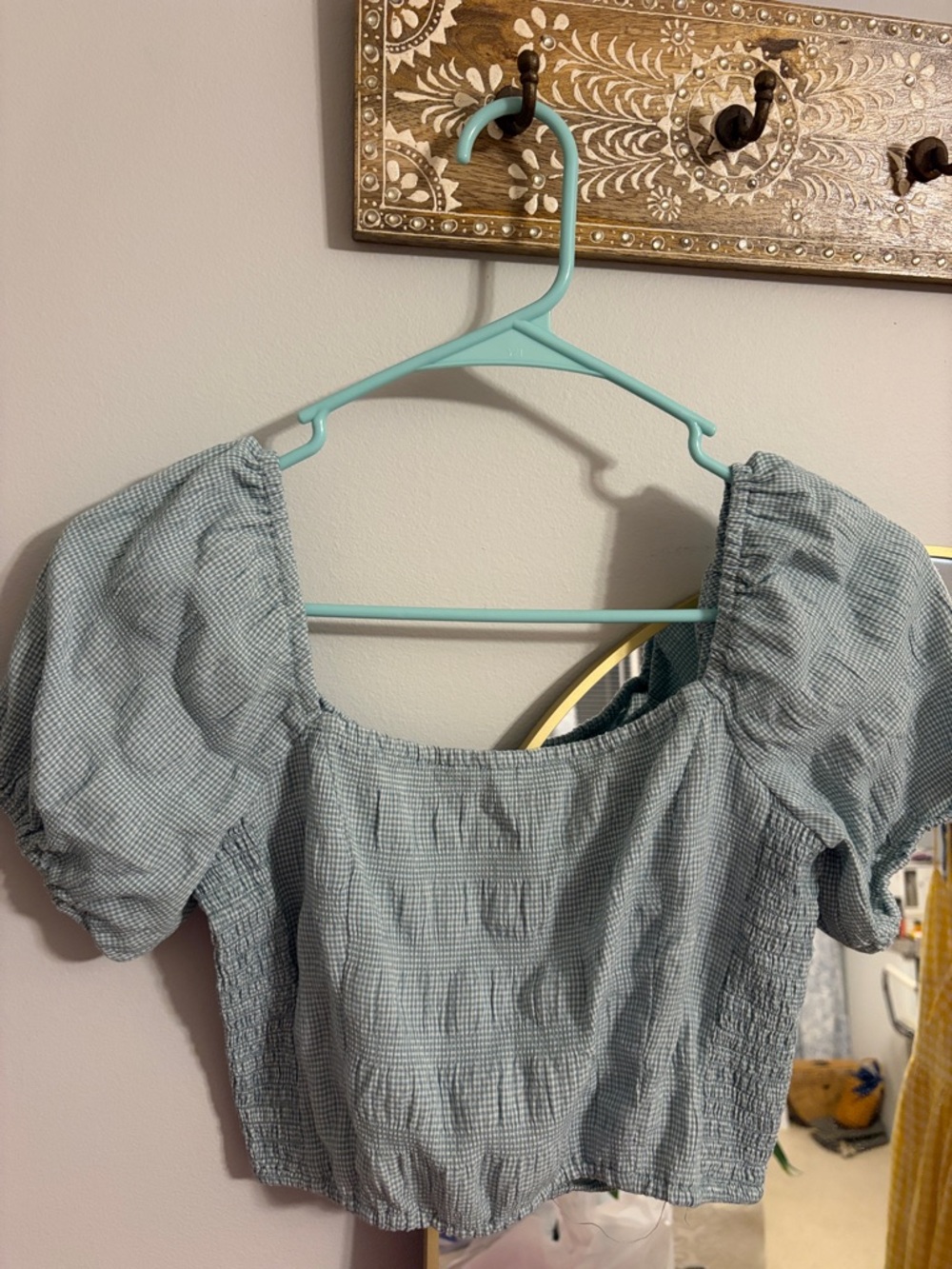 Forever 21 Light green Gingham Puff Sleeve Crop Top